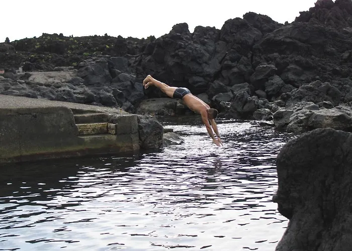 A Casa Do Jesus Al * Lomba (Flores)