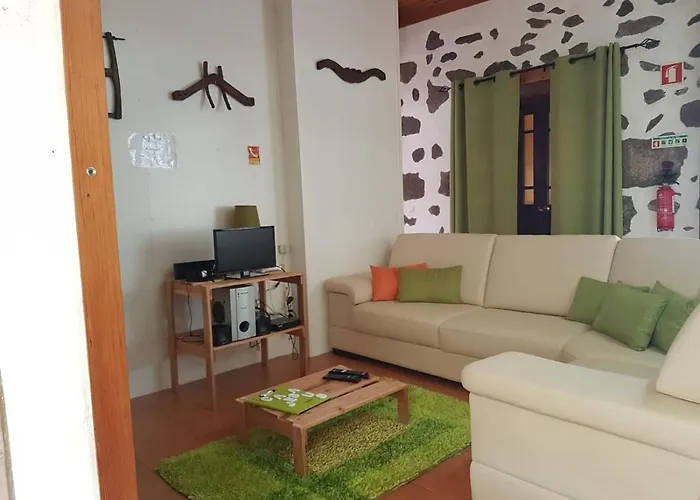 A Casa Do Jesus Al Lomba (Flores)