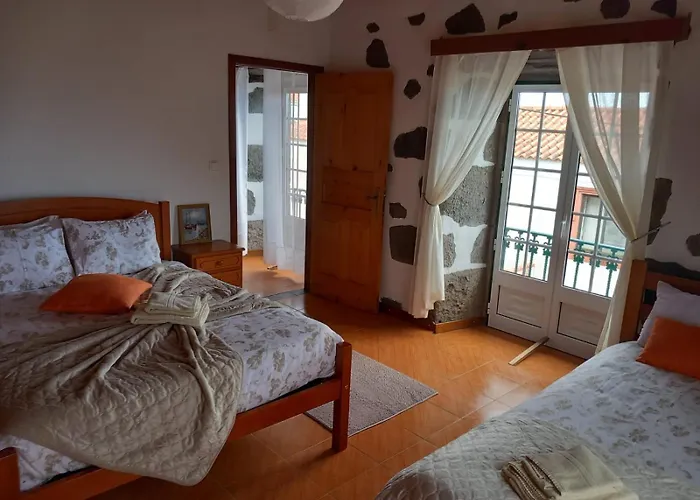 A Casa Do Jesus Al Lomba (Flores)